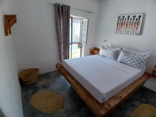 Double room, with breakfast, WIFI, 20 meters to the beach - 1