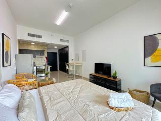 Luxury Studio w/ BoHo Design and Balcony for 4 Pax - Dubai - 7