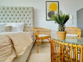 Luxury Studio w/ BoHo Design and Balcony for 4 Pax - Dubai - 6