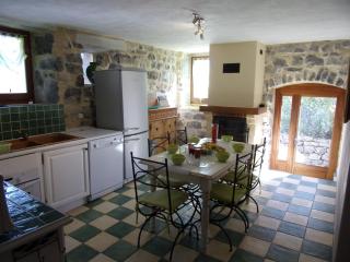 Gîte L'ESCOUSSOU au calme, 6p, 4ch, 130m2, charme et nature, piscine chauffée, sud Ardèche - Joyeuse - 4