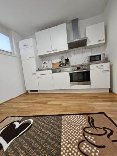 Stylish Apartment in Innsbruck + 1 parking spot - Innsbruck - 2