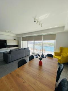 Sliema Seaview Apartment- Valletta Views - APT 8, 49 Tigne Point Mansions - Sliema - 0
