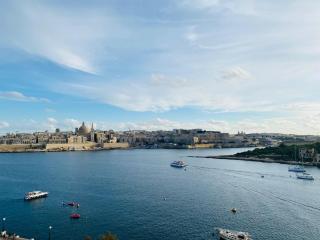 Sliema Seaview Apartment- Valletta Views - APT 8, 49 Tigne Point Mansions - Sliema - 5