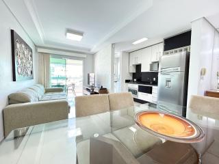 Apto na praia de Bombas, ótima localização - 8