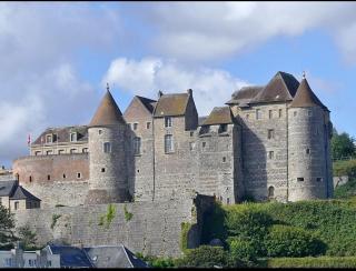Chez Vincent, Chambres doubles équipées, avec accès privé, très bon emplacement dans Dieppe, au calme, avec Parking Gratuit et Clôturé, terrasse et grand jardin, simple et convivial, Animaux admis - Dieppe - 3
