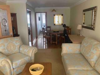 2 Bedroom entire Bungalow with off road parking in the heart of Stoke - 0