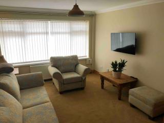 2 Bedroom entire Bungalow with off road parking in the heart of Stoke - 8