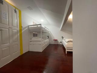 Owls Hostel Ildefonso - Oporto - 3
