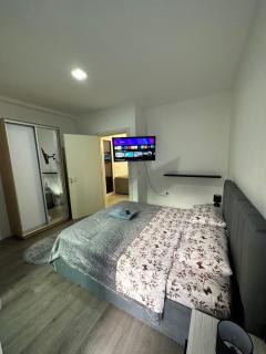 Luxury Apartaments - Tirana - 4