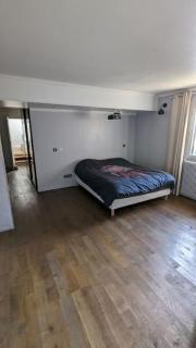 Maison de 5 chambres de 195 m carrés près d'Orly. - 2