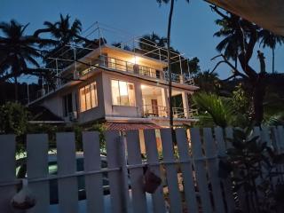 GS Home on the Bay - Sea & forest view glass studio - Vagator - 3