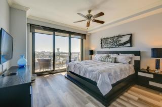 Emerald Grande Condo Beach, Marina and Ocean View - Destin - 2