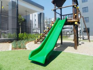 Bounce Modern Home of Comfort 2 - 5