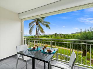 Newly Renovated 1 Bedroom Condo With Amazing Seaview! Beachfront Pool! - Cul de Sac - 3