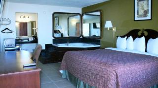 Royal Inn & Suites - Tyler - 3