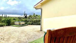 Very quiet apartment with lots of privacy and a tub on the edge of a national park! - Savaneta - 6