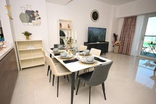 Modern Coastal Luxe - 2BR Al Bandar Retreat - 7