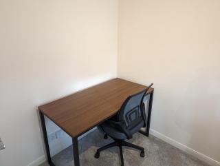 Great Location, large 1 bed flat with parking - 6