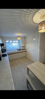 Entire 3 bedrooom holiday home - Liverpool - 2