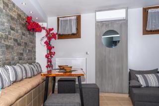 ANGELS APARTMENT free private parking of stayinthess - 1