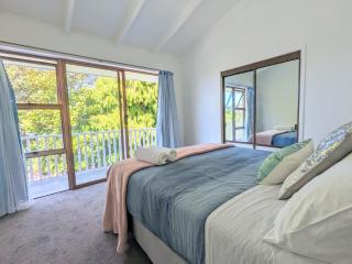 4 Bedrooms Escape, close to CBD - Rotorua - 4