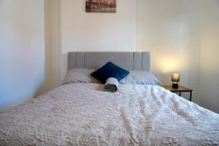Amazing and Immaculate 2-Bed House in Manchester - 2