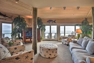 Chic Home: Ocean Views, Hot Tub & Game Room! - Flagler Beach - 8