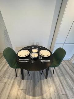 Seaforth Apartments 2 Bedroom Apartment with Parking and Garden by RockmanStays - Southend-on-Sea - 6