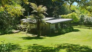 Poihipi Farm Stay - - 0