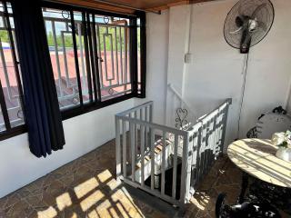 Full House The White Haven in Clark - Pampang - 6