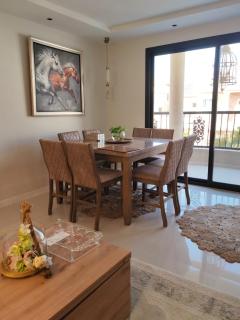 03-شقة فاخرة غرفة وصالة وتراس بأثاث بوهيمي فخم 2-3 أشخاص 03-Luxurious bohemian style One-Bedroom Apartment with Living Room, BBQ Area with Scenic View, and Dining Table in a Prime Riyadh Location-2-3 Gests - Riad - 6