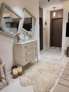 02-Lxurious bohemian style apartment with 3 bedrooms, a living room and a fully equipped kitchen-8-9Gests-شقة فاخرة 3 غرف نوم وصالة ومطبخ متكامل بطراز بوهيمي فخم- 8-9 أشخاص - Riad - 6