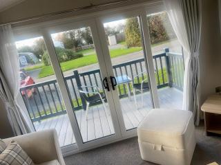 Charming 2-Bed Chalet in Tuxford - Tuxford - 9