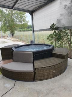 LOGEMENT CHARMANT AVEC SPA PRIVATIF - - 9