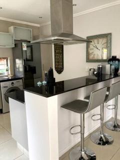 Modern Two Bed Townhouse with pool - Joanesburgo - 7