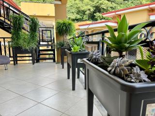 Spacious Penthouse with pool & Jungle Views - 9