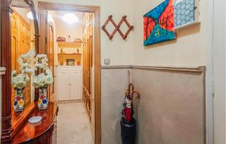1 Bedroom Stunning Apartment In Sevilla - 6
