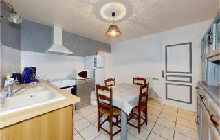 Nice Apartment In Trouvans With Wifi - - 3