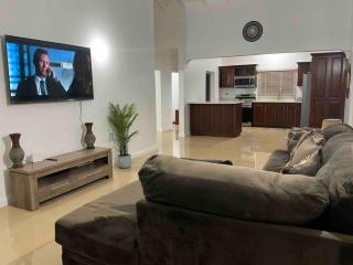 Tropical Villa at Lakeside View - - 2