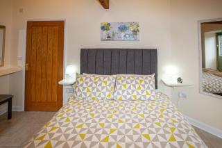 Stables Cottage - Selby - 4