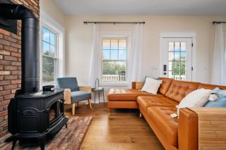 TC Farmhouse - A quiet country home - Traverse City - 8