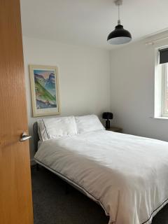 Stafford 2 Bedroom Apartment in Prime Location with Secure Parking - Stafford - 3