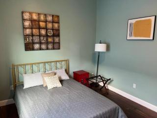 Chilled Pad 2 Blocks from the French Quarters - New Orleans - 9