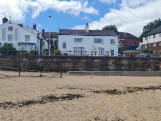 Sea-Quinn Views - Wallasey - 0
