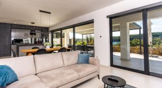 Villa Veronica with pool and boat mooring first line at sea - Palit - 8