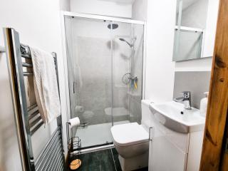 39 St Marys Walk - 4