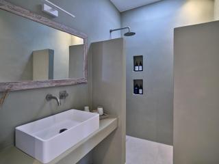 Private Luxury Scarlet beachfront villa, Molos, Paros - Molos Parou - 5