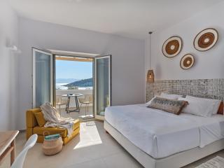 Private Luxury Scarlet beachfront villa, Molos, Paros - 7