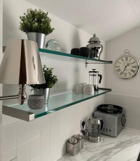 Entire Georgian luxury house - 3 Storey- High St Henley-in-Arden -Two bedrooms-Sleeps 4 people Close to Stratford upon Avon - Warwick - Solihull - NEC - Henley-in-Arden - 1