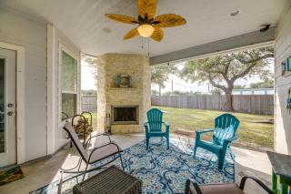 Charming Fulton Retreat Less Than 1 Mi to Ocean and Pier! - Rockport - 9